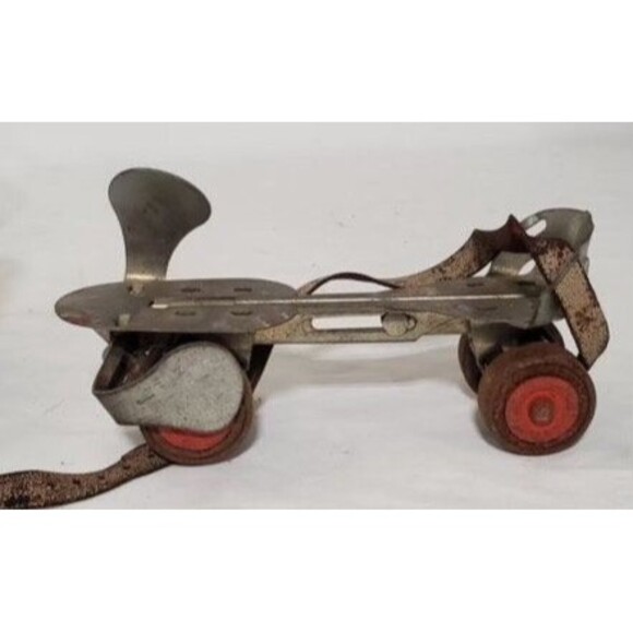 Union #5 Vintage 1960’s Metal Sidewalk Roller Skates - Picture 2 of 6